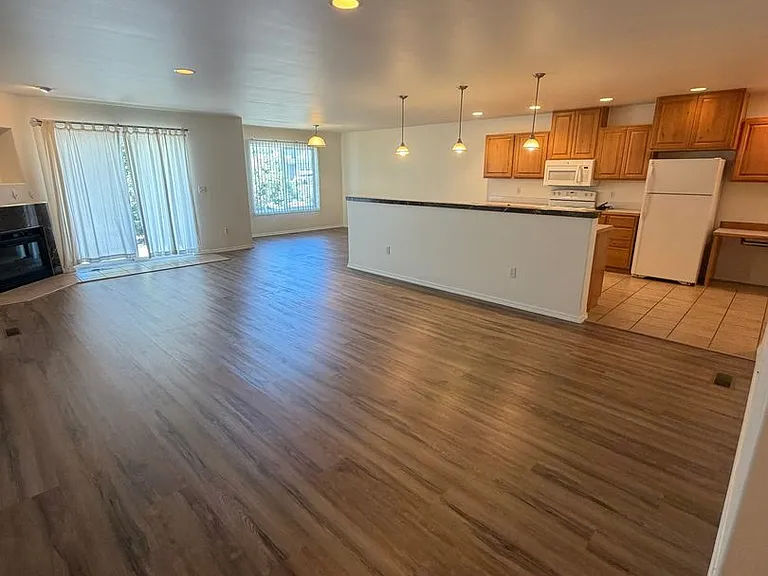9545 Goodrich Rd SE — Photo 10