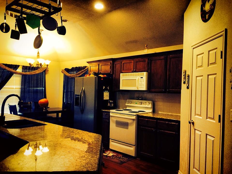 1st image of 625 Vickery Ave
