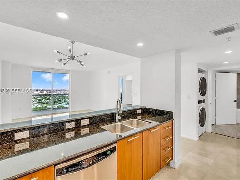 1800 N Bayshore Dr #4208 — Photo 13