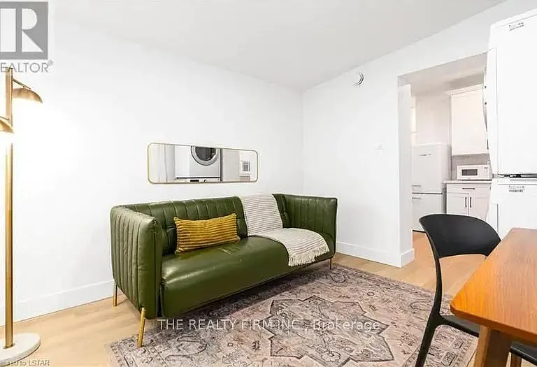 304 Oxford St E #3 — Photo 13