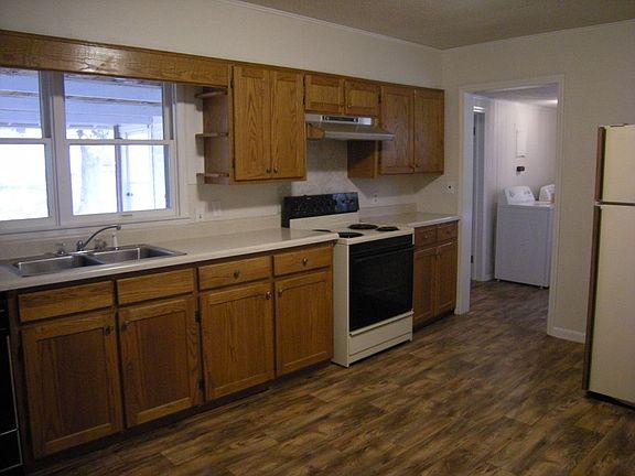 5th image of 404 Hickory Hills Dr