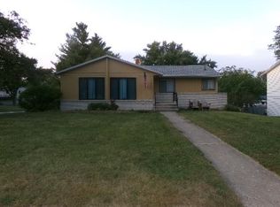 1864 Middlebury Rd, Freeport, IL 61032