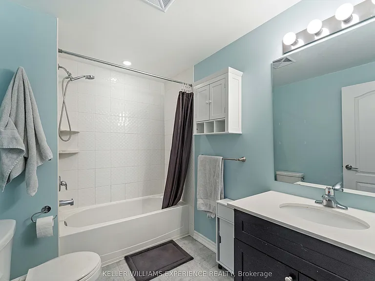 720 Yonge St #307 — Photo 19