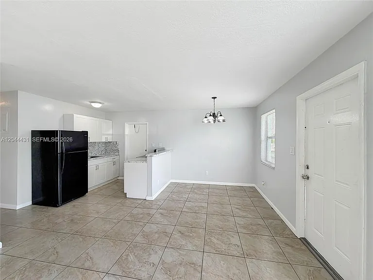 533 NW 15th Way — Photo 4