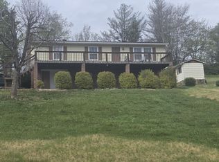246 Clark St, Hinton, WV 25951