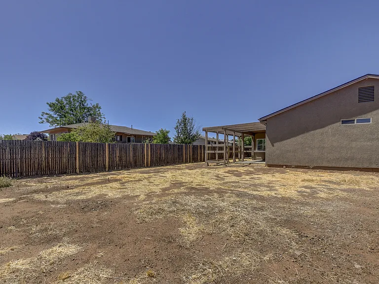 7839 E Loos Dr — Photo 16