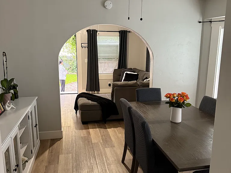 4039 Van Dyke Ave — Photo 18