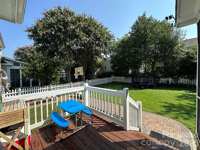 819 Stargard Ct — Photo 41