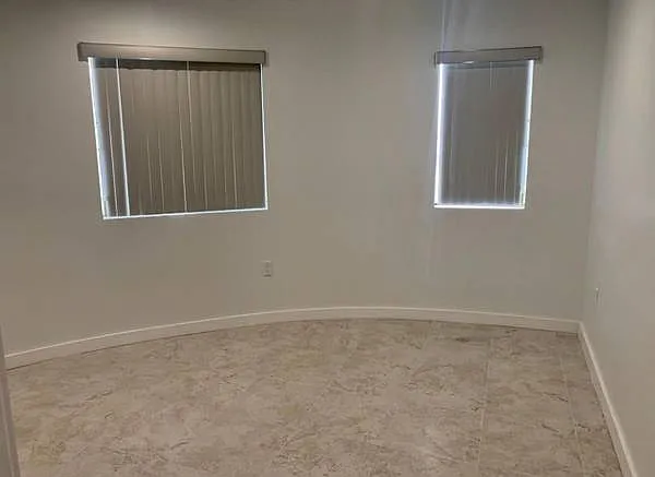 2 bed, 2.5 bath, 930 sqft, $2,400 — Photo 2