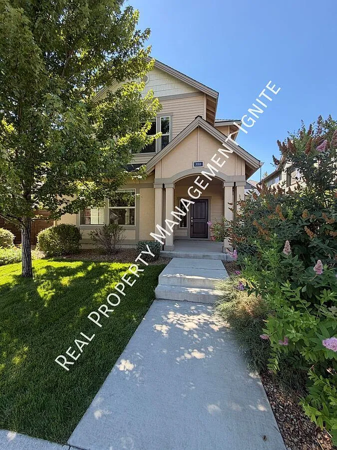 Immaculate Home with Community Amenities — Photo 1