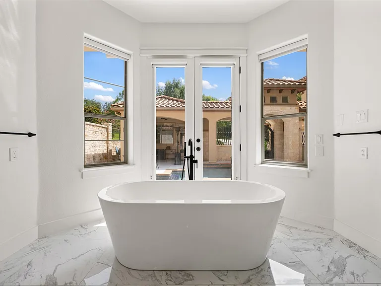 64 Tiburon Dr — Photo 30