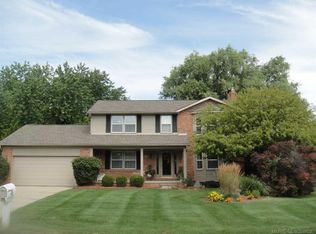 1522 Royal Cres, Rochester, MI 48306