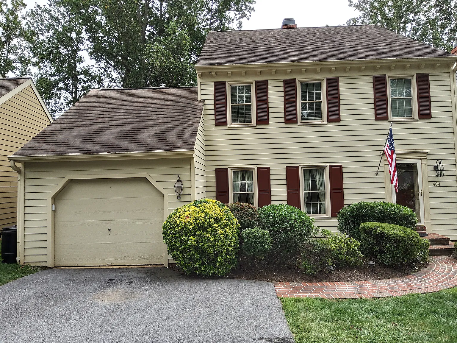 3 bed, 2.5 bath, 2067 sqft, $3,700 — Photo 2