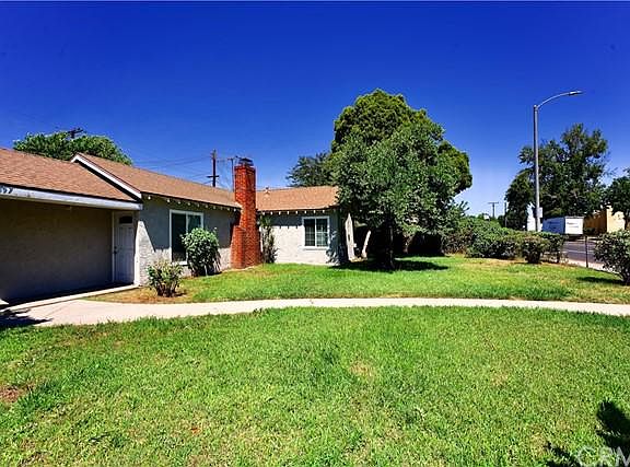 2nd image of 2097 W Orange Grove Ave