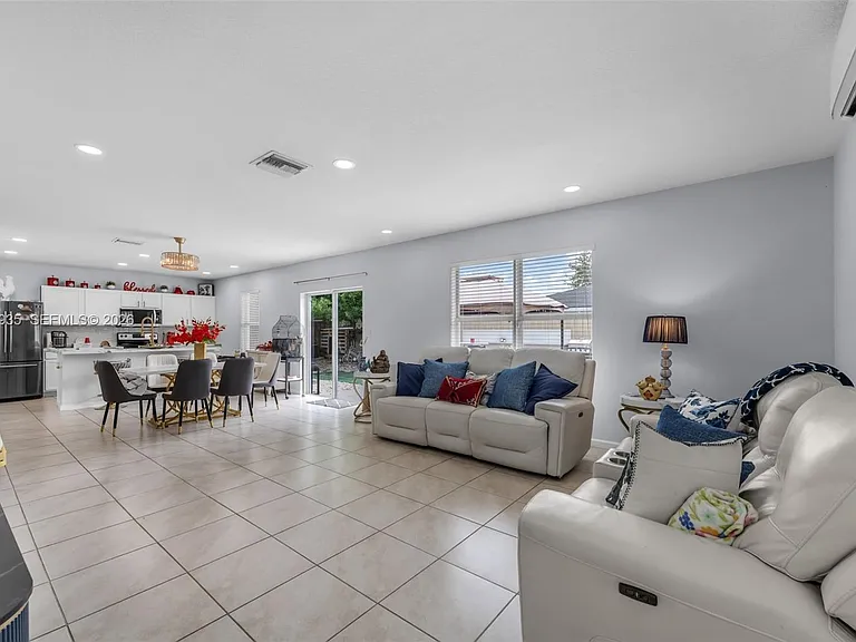 29310 SW 143rd Pl — Photo 2