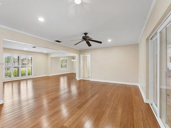 5th image of 4801 N 36th Ct