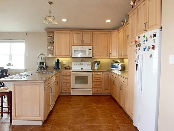 5th image of 13202 Gulf Beach Drive