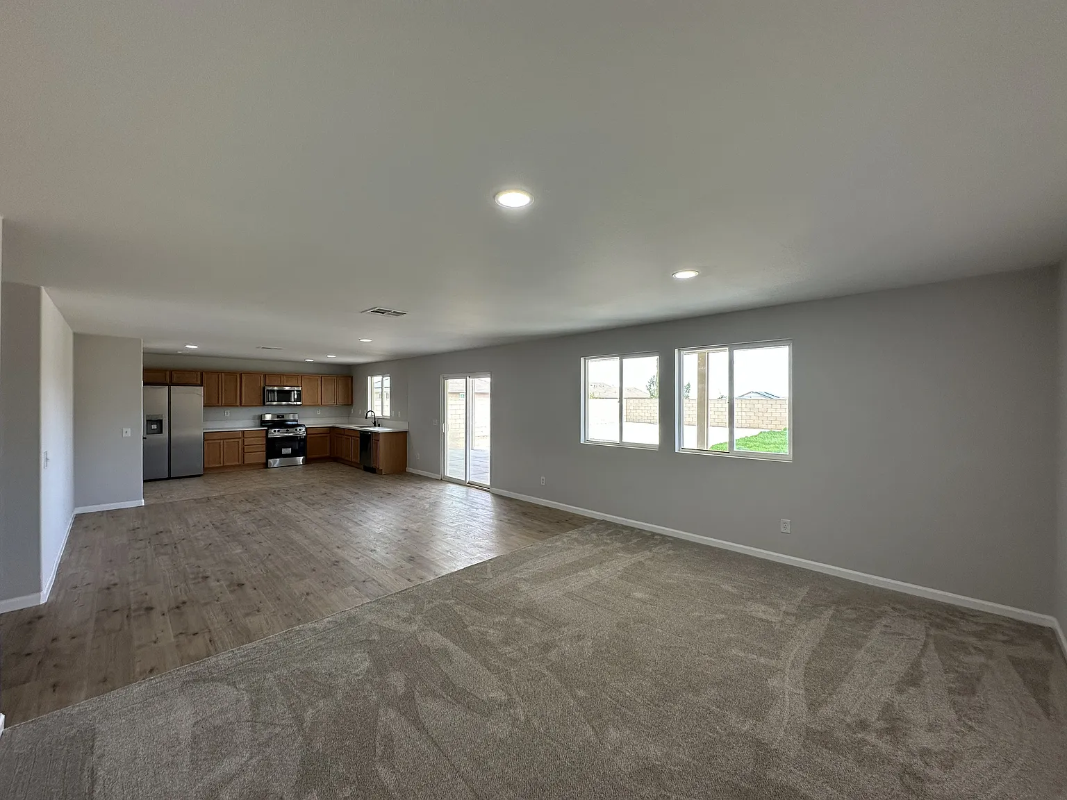 4 bed, 2.5 bath, 2512 sqft, $3,695 — Photo 4