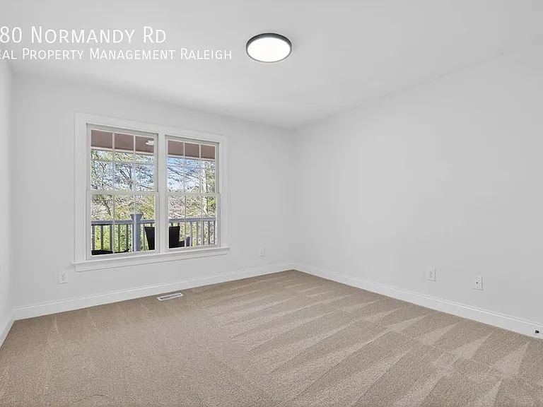 180 Normandy Rd — Photo 54