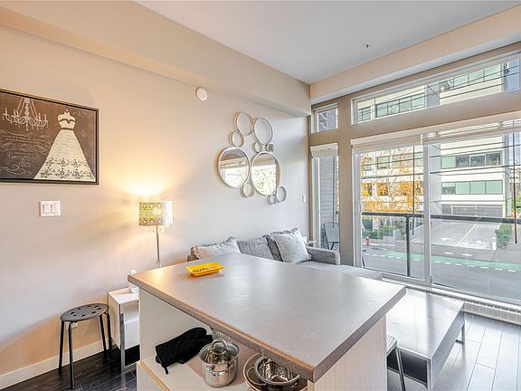 5th image of 1121 Fort St #203