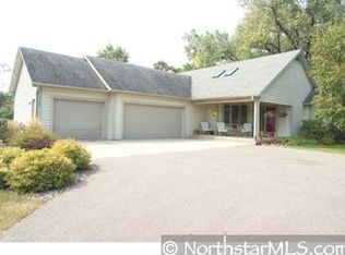 17466 Sugarloaf Pkwy, Zumbrota, MN 55992