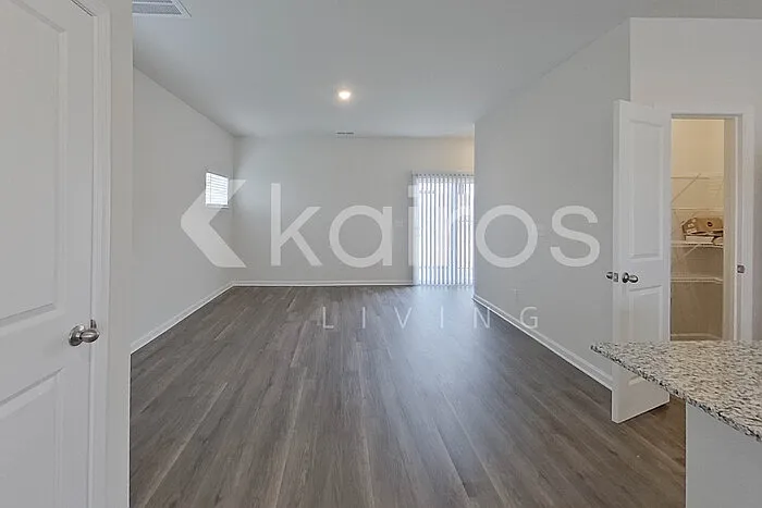 2215 Banyon Cir — Photo 9