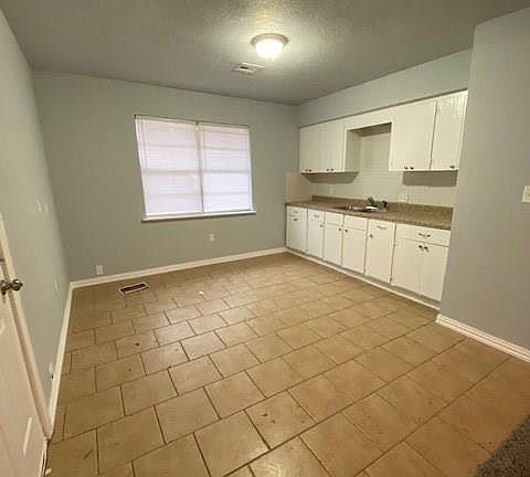 3rd image of 202 W Polk Ave