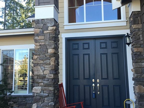 2nd image of 3903 Cameron Dr NE