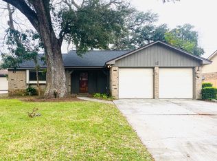108 Daffodil St, Lake Jackson, TX 77566