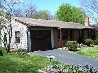 106 Thomas St, Staunton, VA 24401