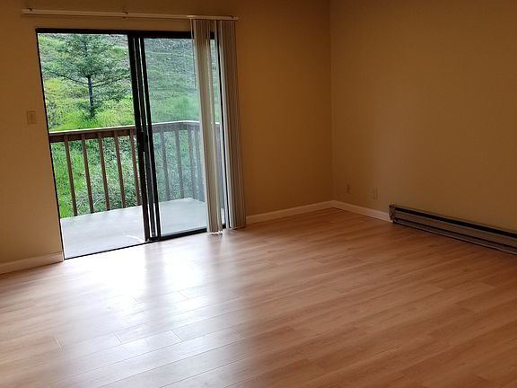 4th image of 1210 Geraldine Way #202