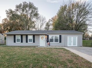 1110 N Swope Dr, Independence, MO 64056
