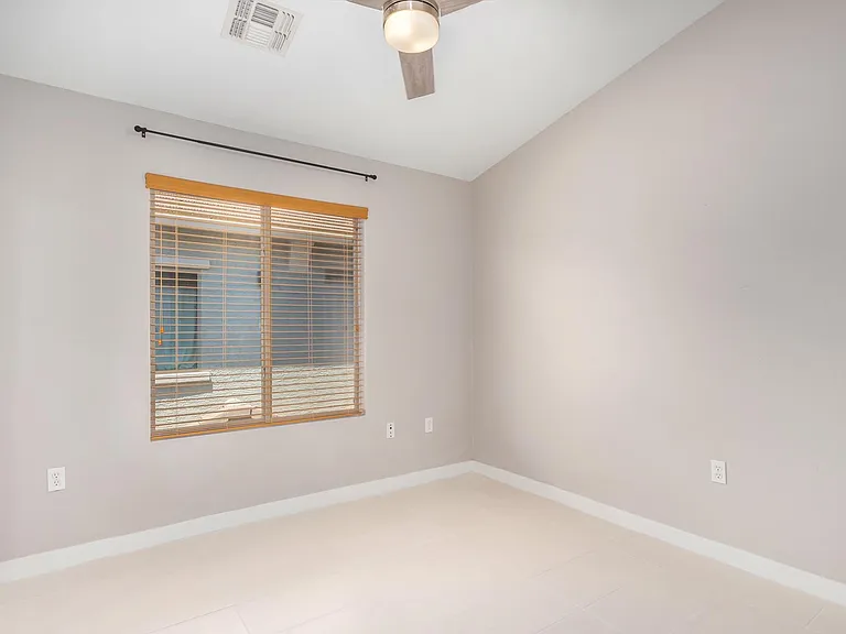 2402 E 5th St #1718 — Photo 23
