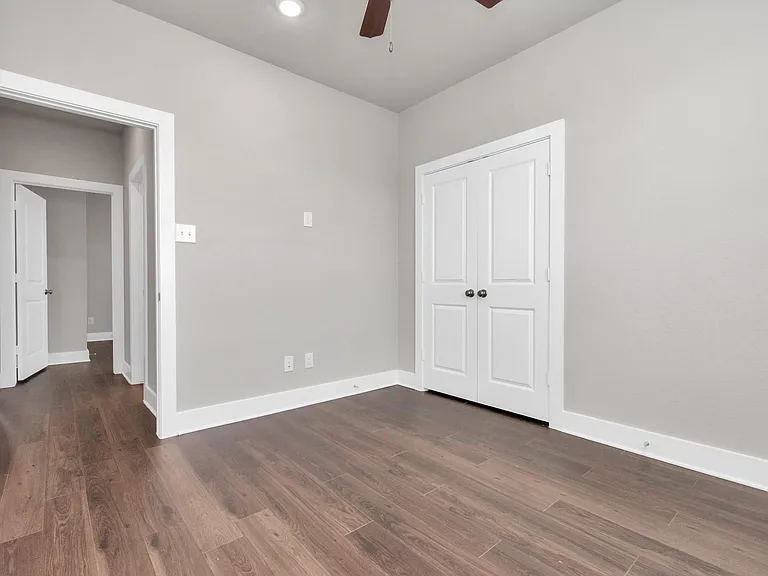 10502 Moon Valley Ln — Photo 13