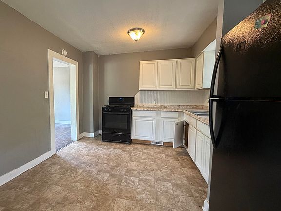 5th image of 439 E High Street