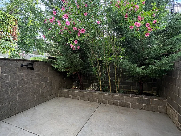 716 S Luzerne Ave — Photo 10