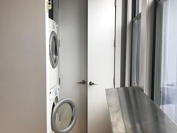 5th image of 1207 Vine St Unit 1207-I
