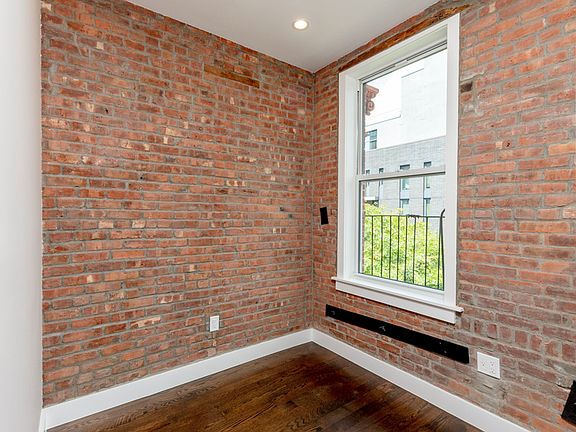 5th image of 70 Carmine St #2