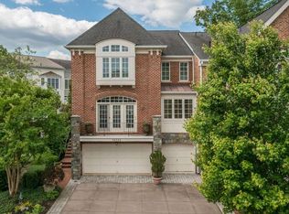 18301 Mullfield Village Ter, Leesburg, VA 20176