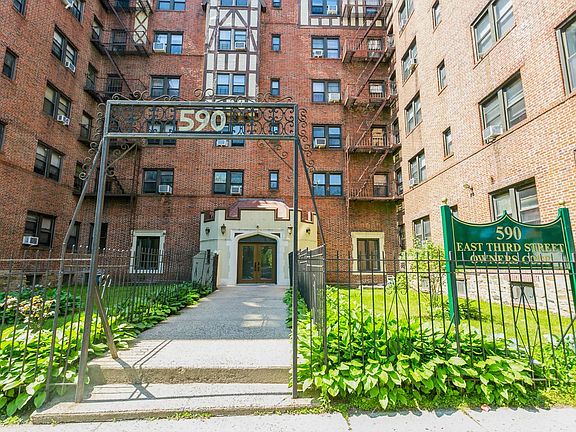 3rd image of 590 E 3rd St APT 4G