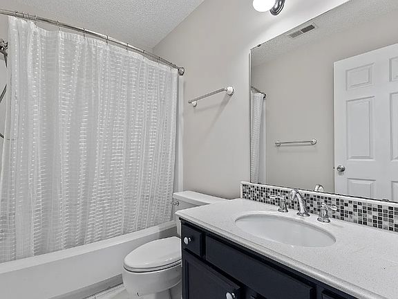 4th image of 4350 Hunters Club Dr #U