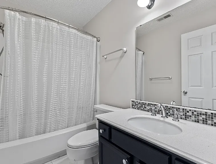4350 Hunters Club Dr #U — Photo 4