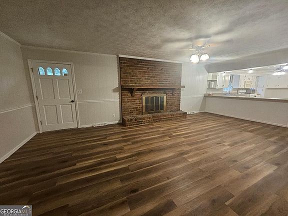 5th image of 38 Ridgeview Dr SE
