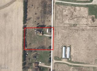 5875 N Charlton Park Rd, Freeport, MI 49325
