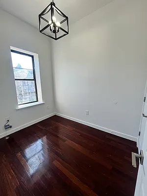 Rented by Bond New York | media 6