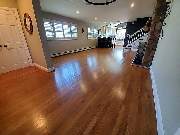 4th image of 68 Bayside Pl