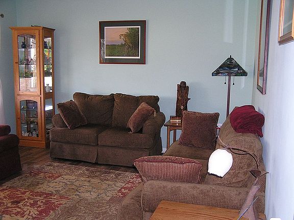 3rd image of 449 Springfield Dr