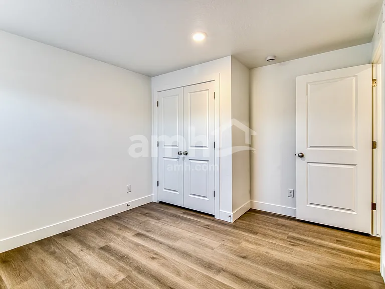 7693 S Castleton Ln — Photo 14