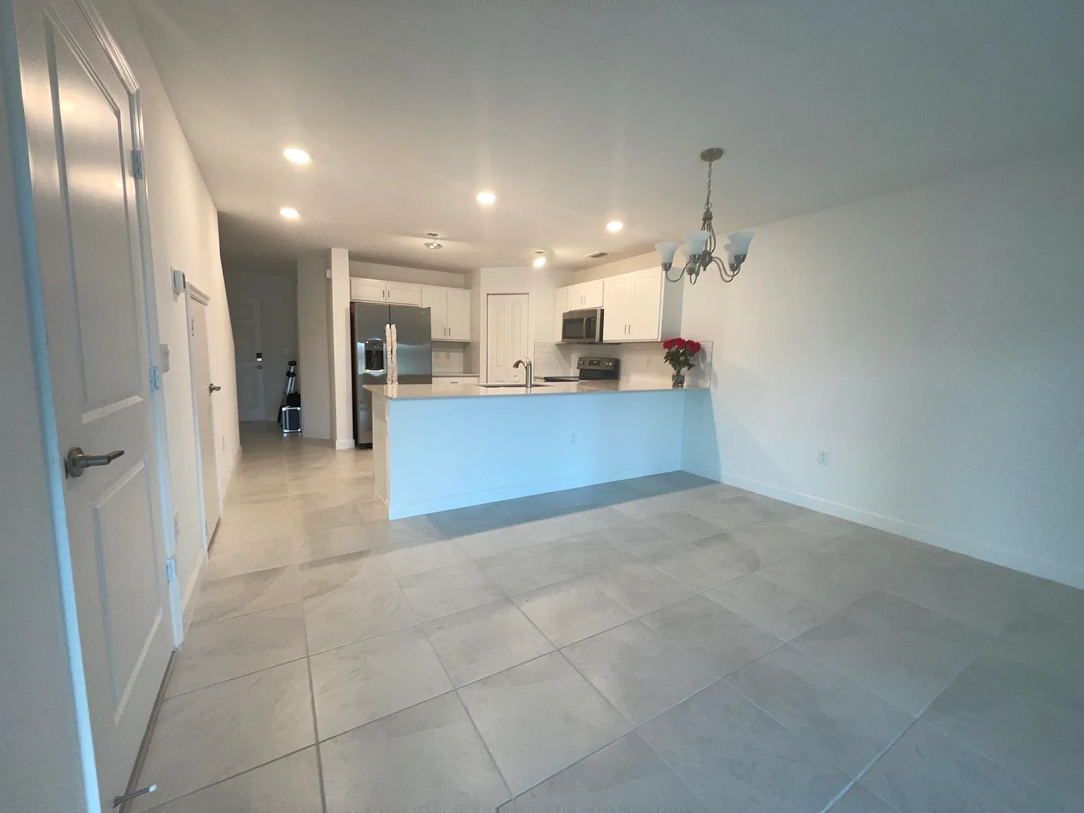 3 bed, 2.5 bath, 1568 sqft, $2,950 — Photo 3
