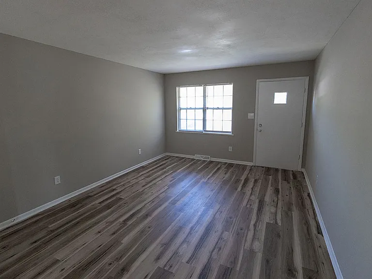 3415 Balboa Ln — Photo 2